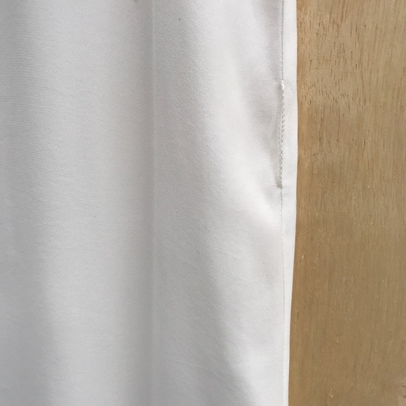 Lost April White V-Neck Sleeveless Dress - Picture 5 of 8